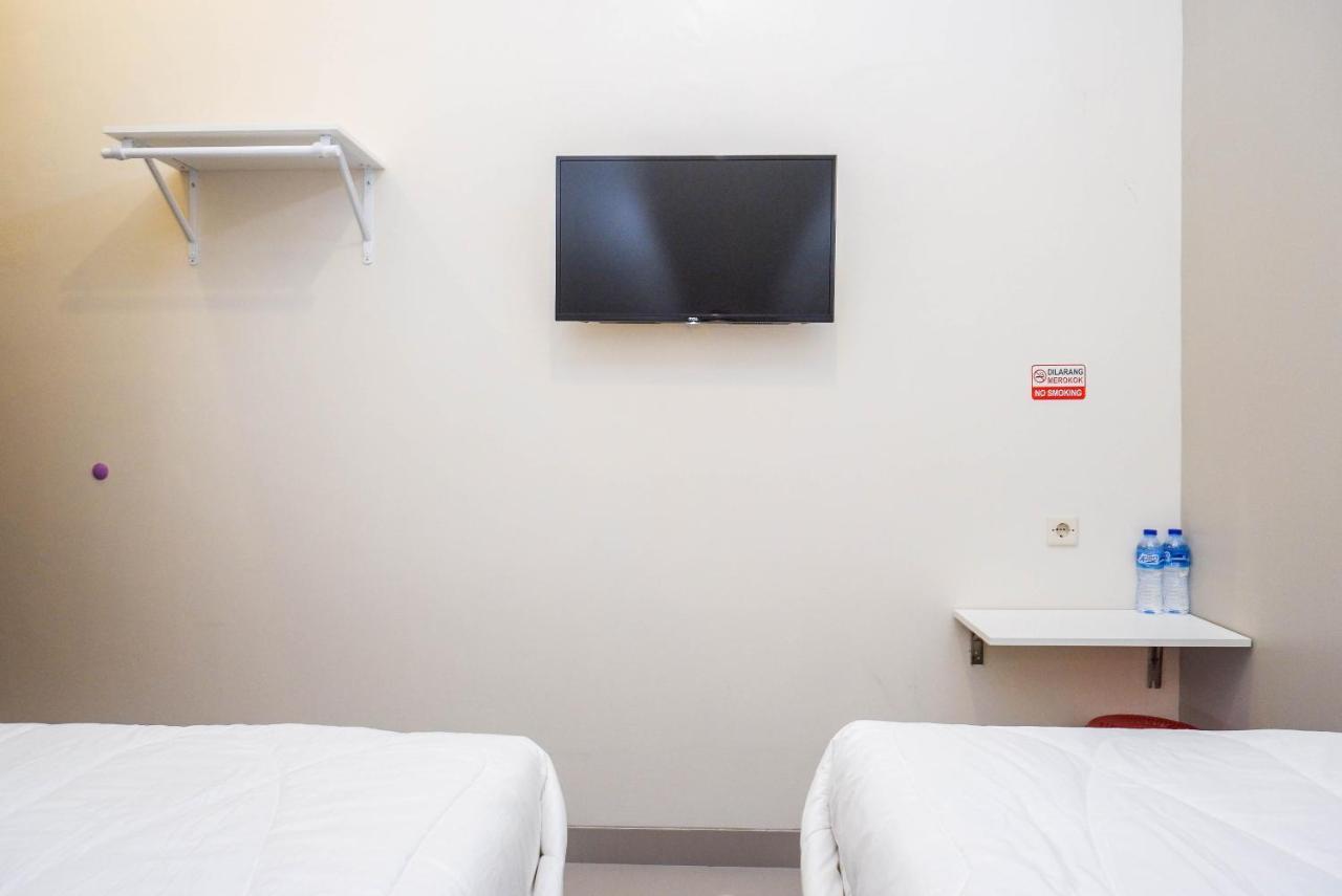 Urbanview Hotel Near Alun Alun Tegal Tegal (Central Java) Extérieur photo