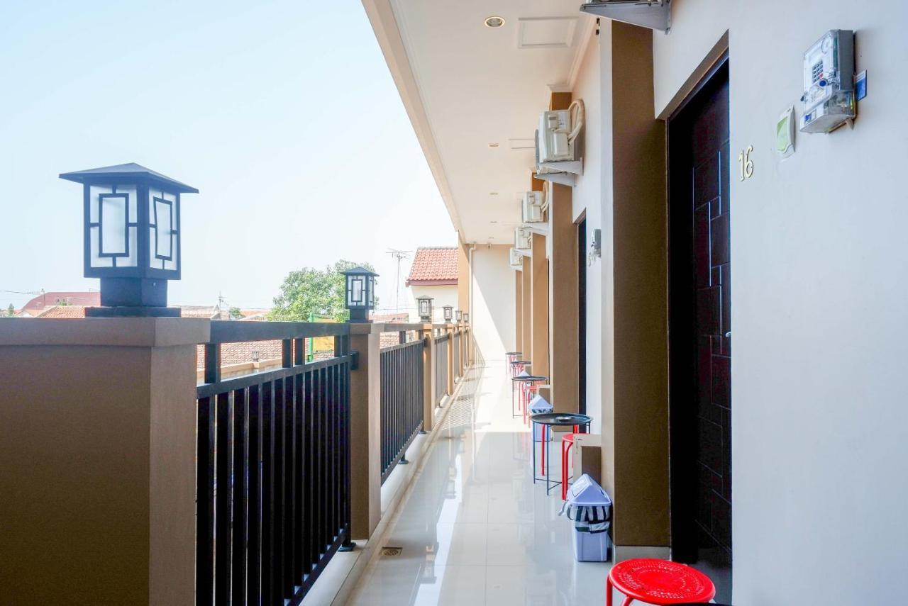 Urbanview Hotel Near Alun Alun Tegal Tegal (Central Java) Extérieur photo