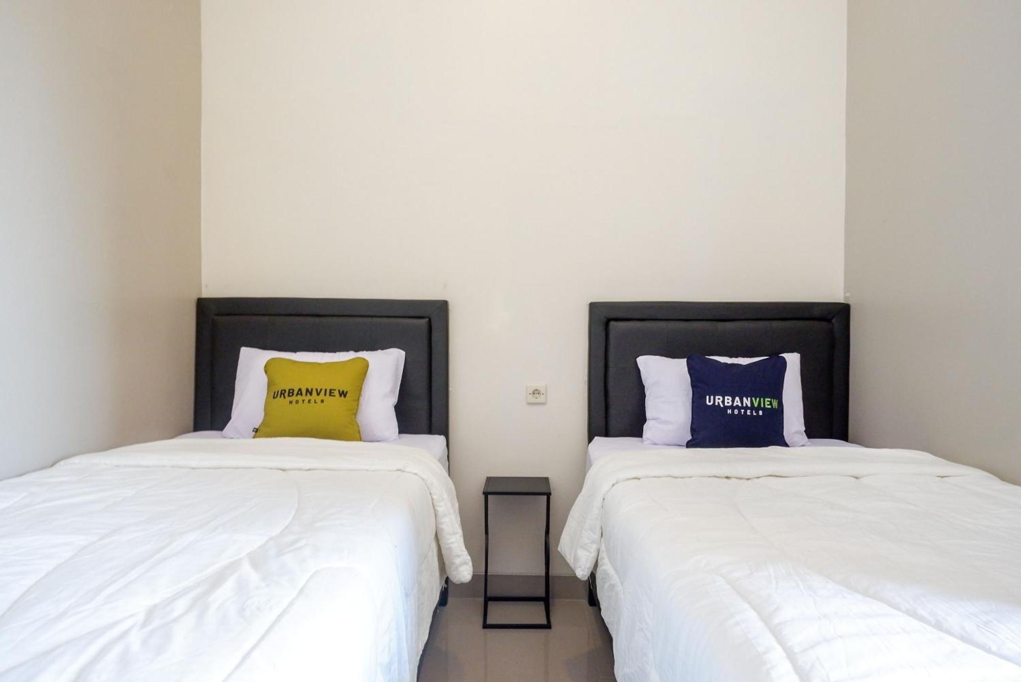 Urbanview Hotel Near Alun Alun Tegal Tegal (Central Java) Extérieur photo