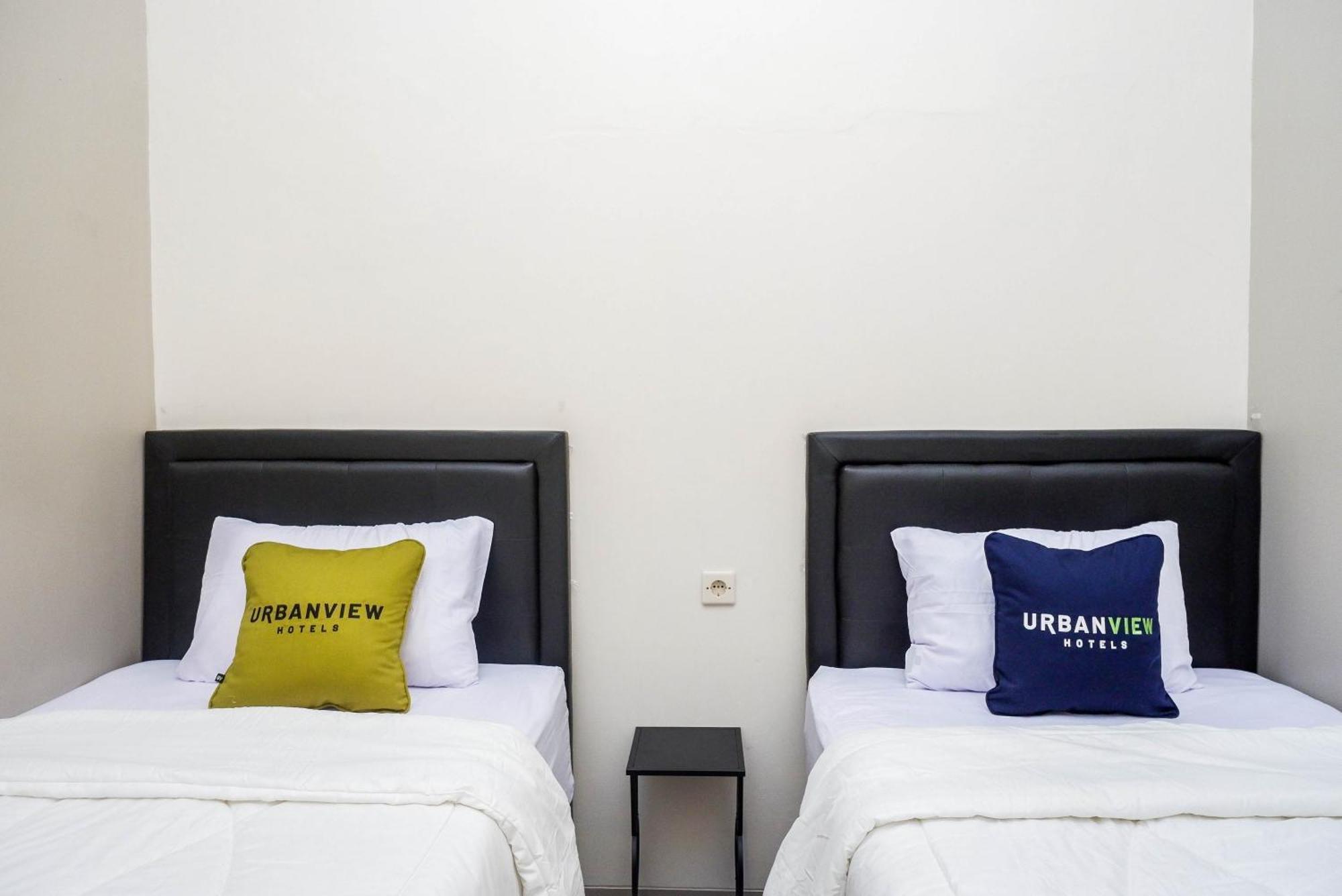Urbanview Hotel Near Alun Alun Tegal Tegal (Central Java) Extérieur photo