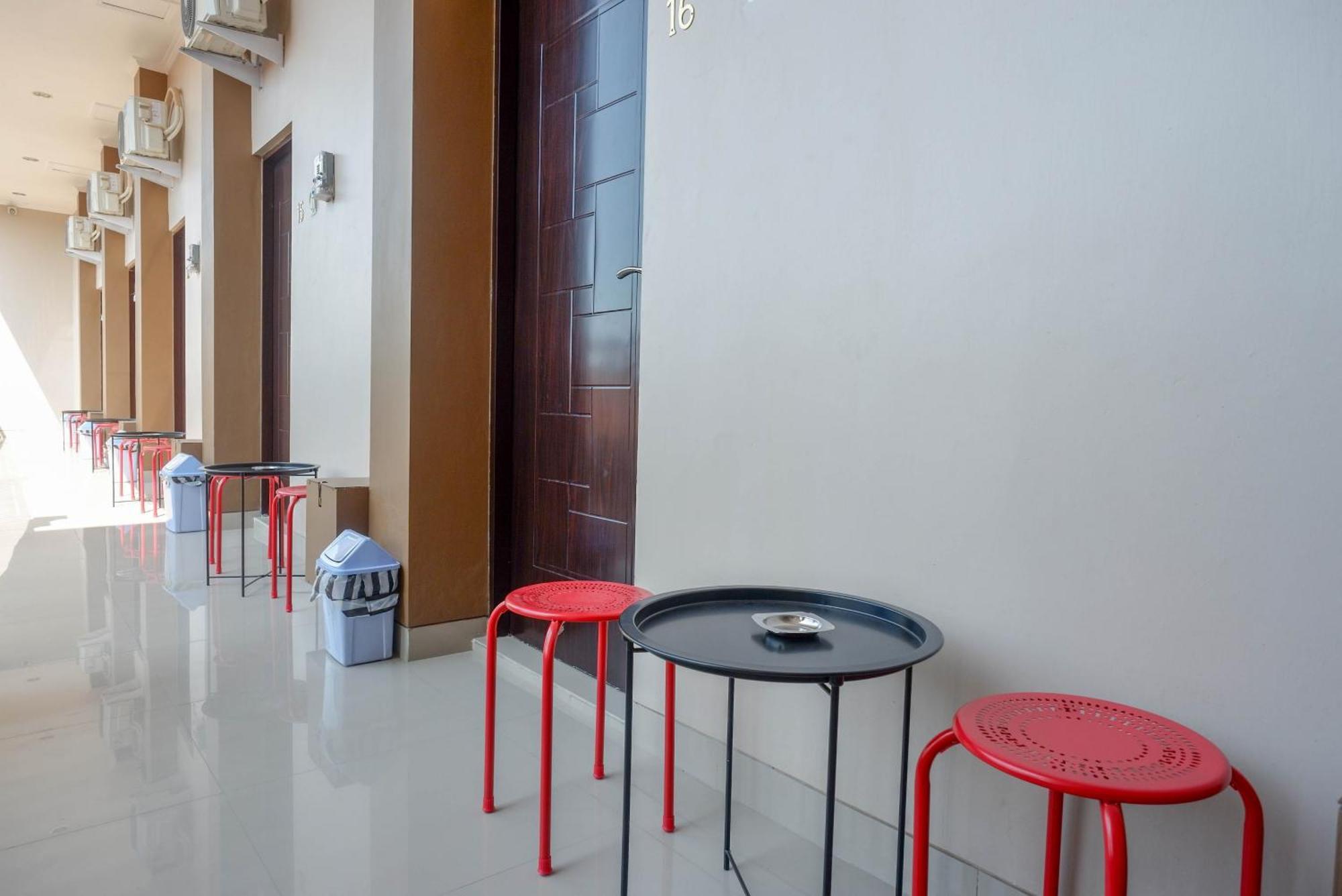 Urbanview Hotel Near Alun Alun Tegal Tegal (Central Java) Extérieur photo